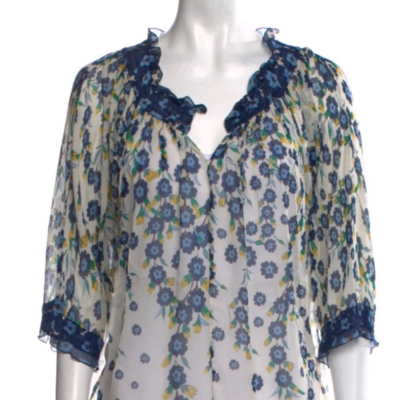 Diane Von Furstenberg Tops - Diane Von Furstenberg Silk Blouse Size 4